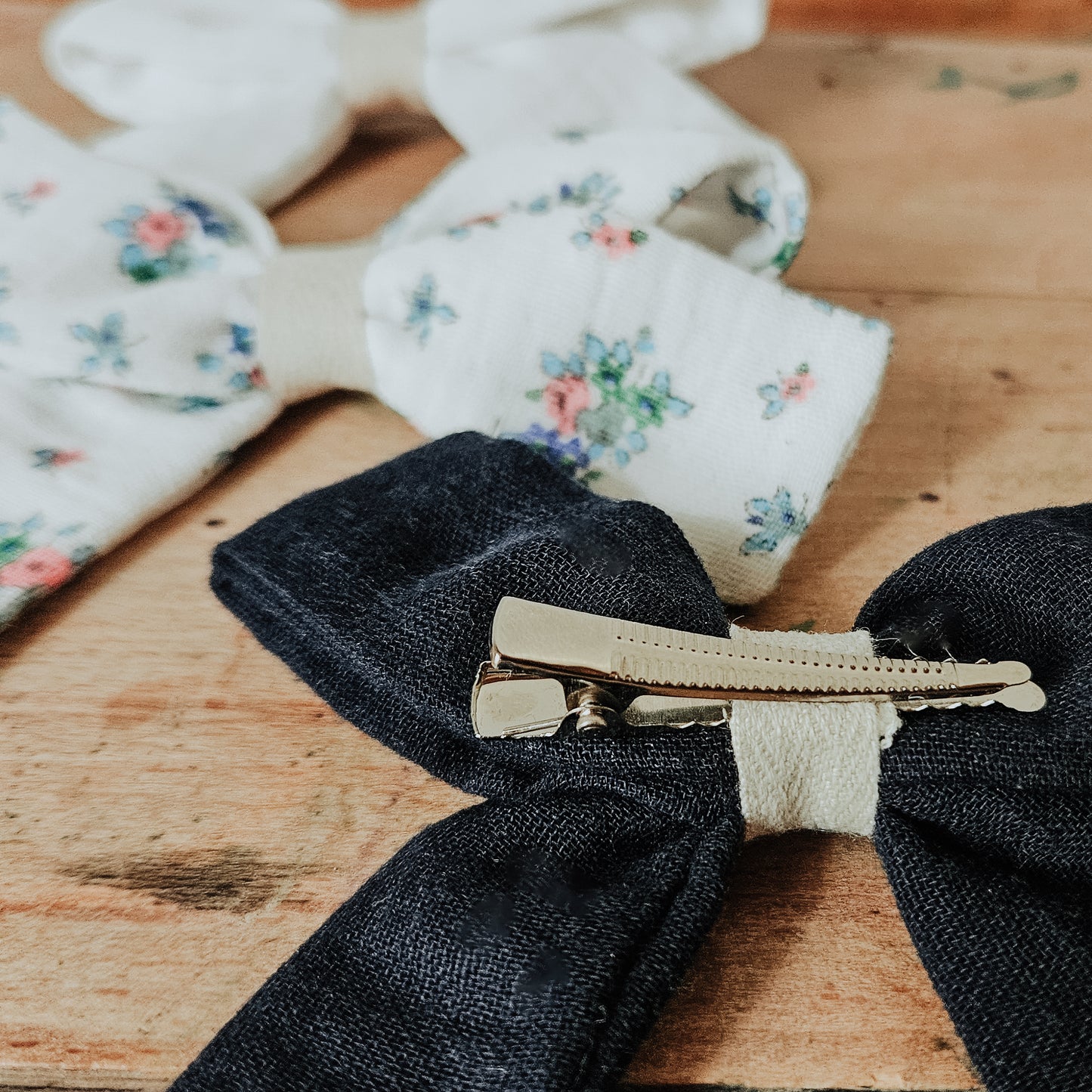 Trio de barrettes nœuds en coton, pince crocodiles mode enfantine fait main création française accessoires cheveux enfants