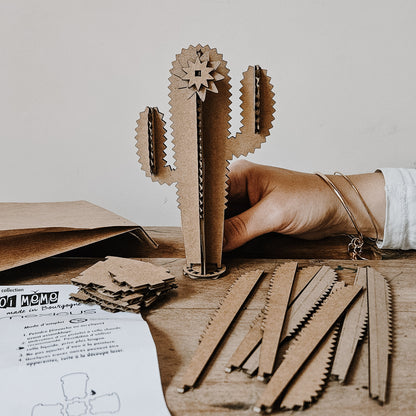 Kit créatif pour réaliser un cactus avec pièces découpées dans carton recyclé activité manuelle enfant